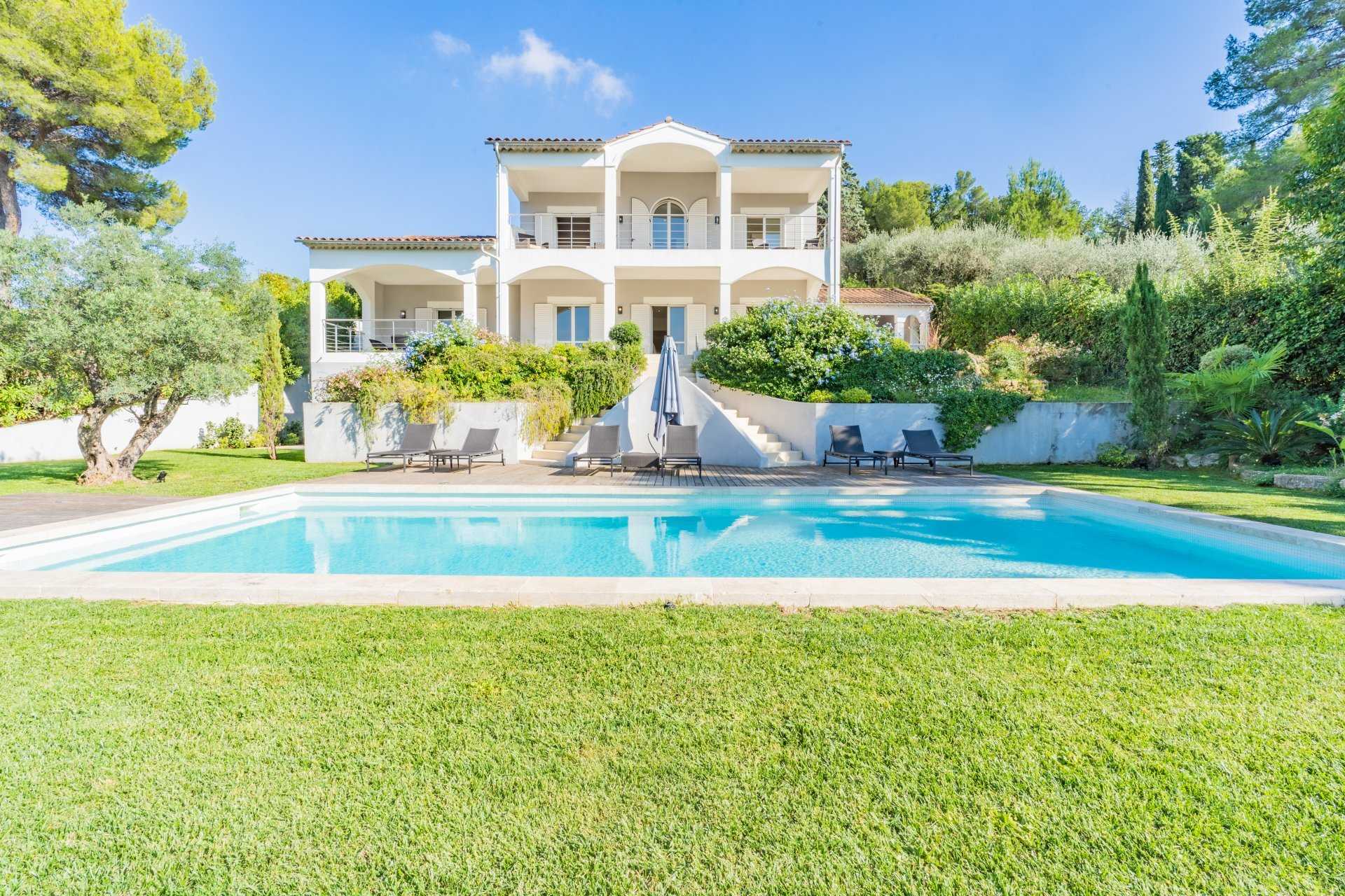Rumah di Mougin, Provence-Alpes-Cote d'Azur 10057019