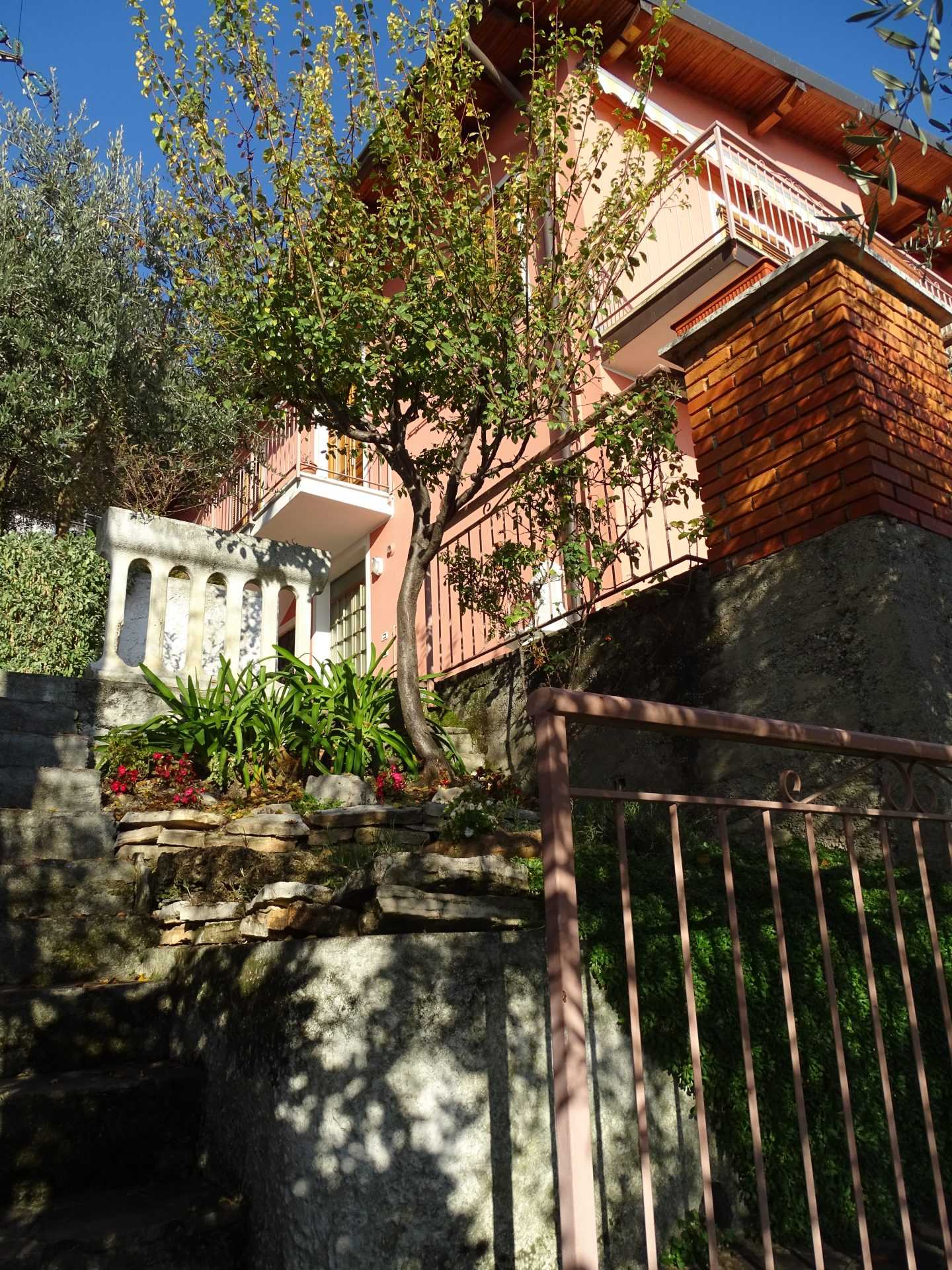 بيت في Predore, Lombardy 10057109