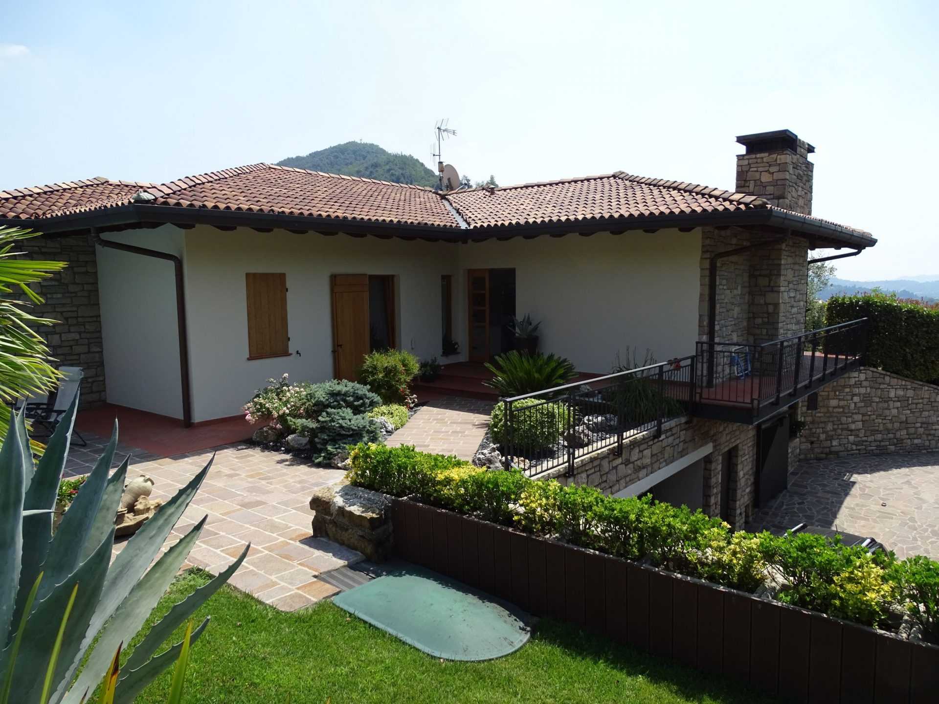 House in Foresto Sparso, Lombardy 10057120