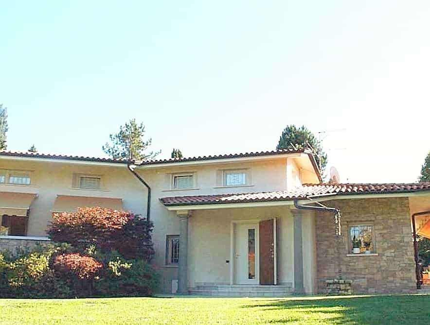 House in Villongo Sant'Alessandro, Lombardy 10057132