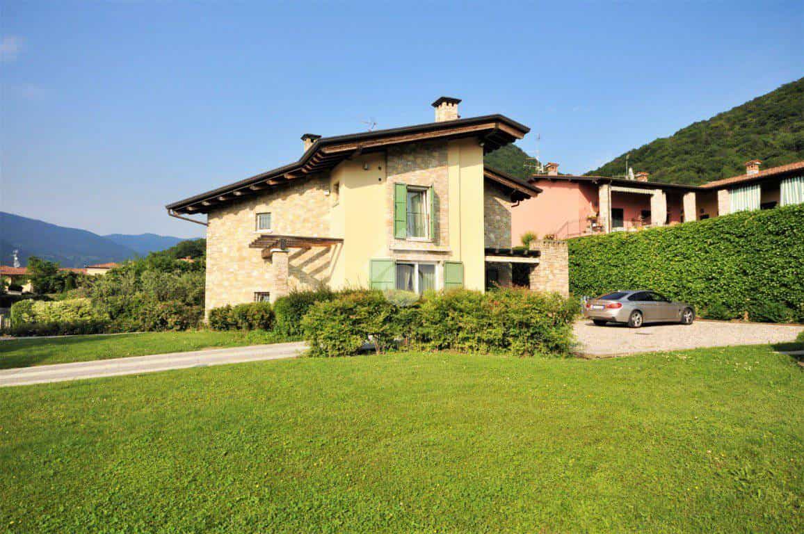 房子 在 Paratico, Lombardy 10057136