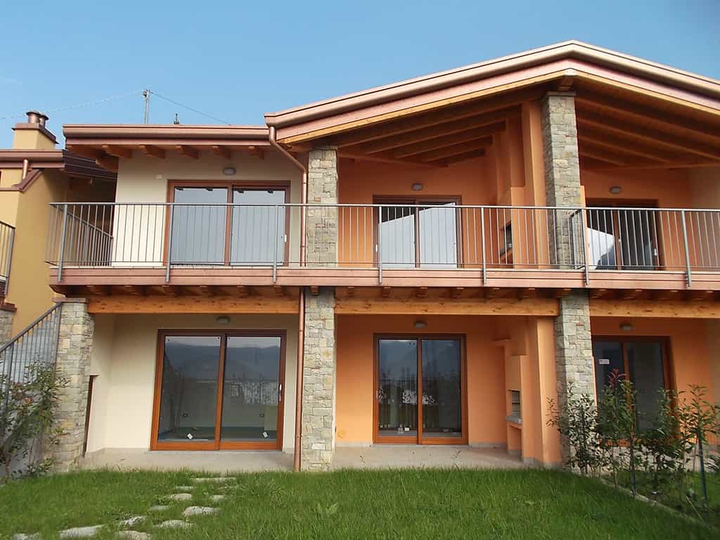 Condominium in Esmate, Lombardy 10057139