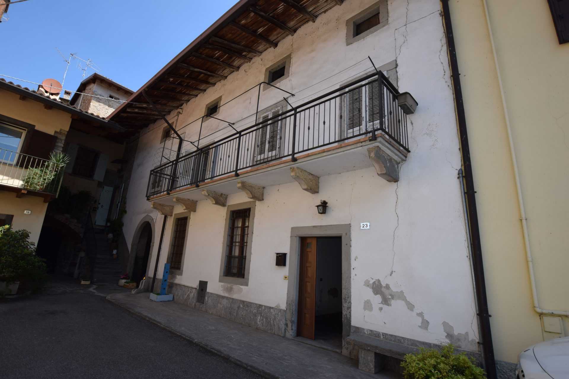 House in Paratico, Lombardy 10057143