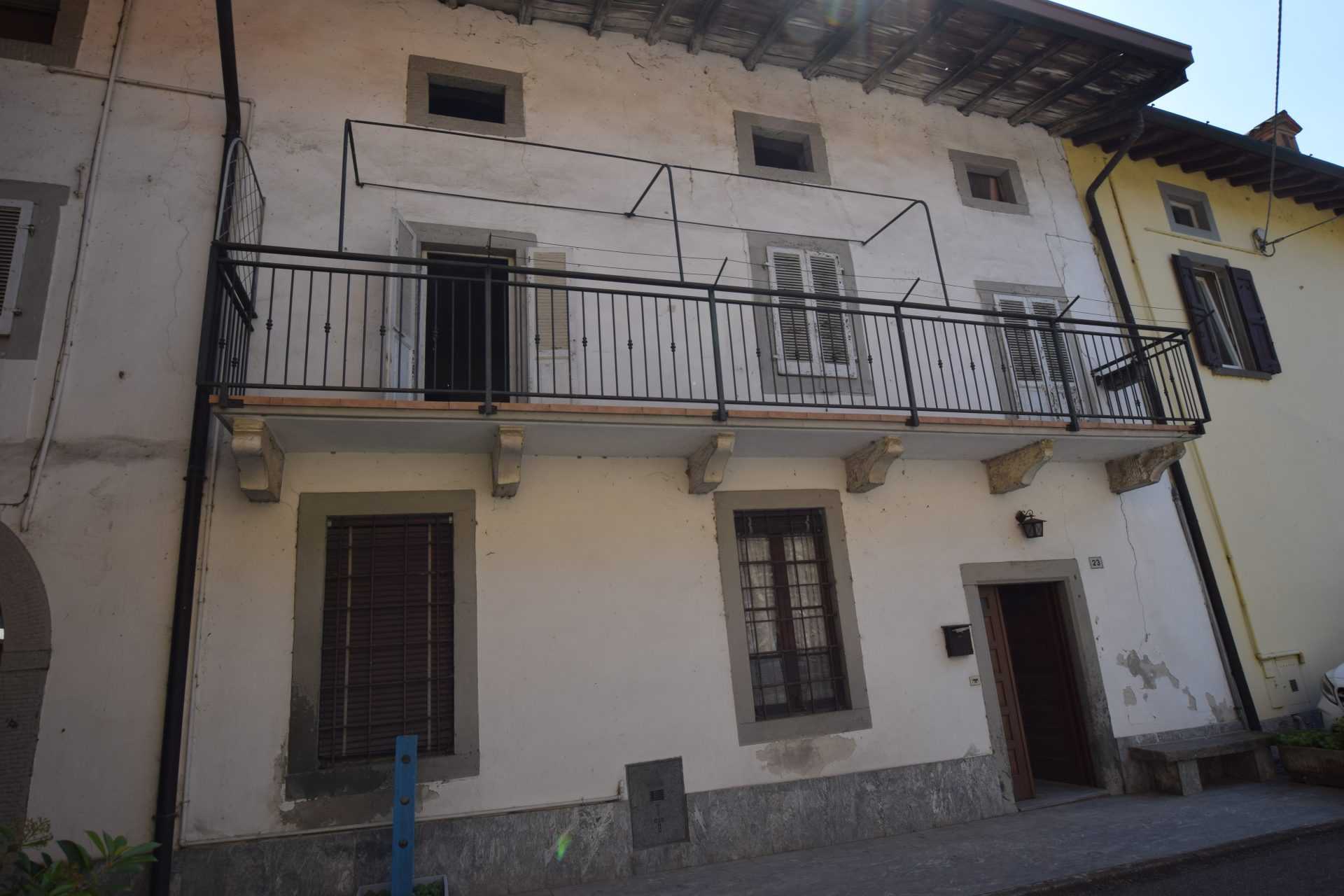 House in Paratico, Lombardy 10057143