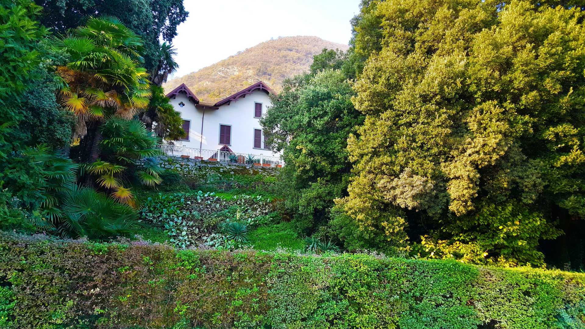 Talo sisään Tavernola Bergamasca, Lombardy 10057148