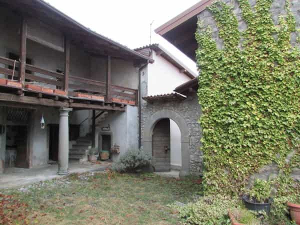 Кондоминиум в Solto Collina, Lombardy 10057158