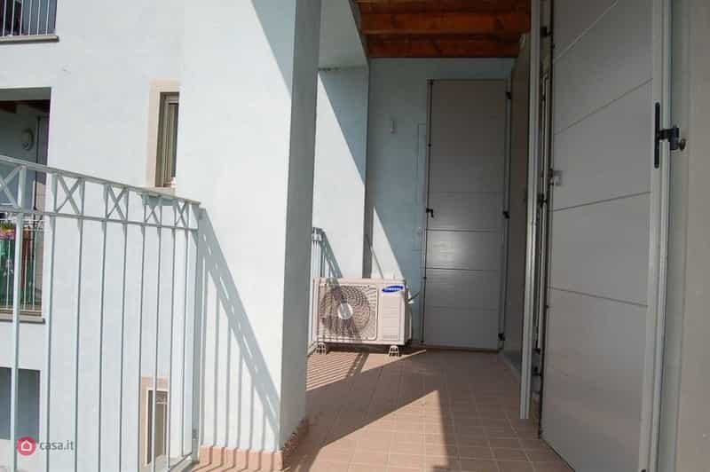 Eigentumswohnung im Predore, Lombardy 10057166