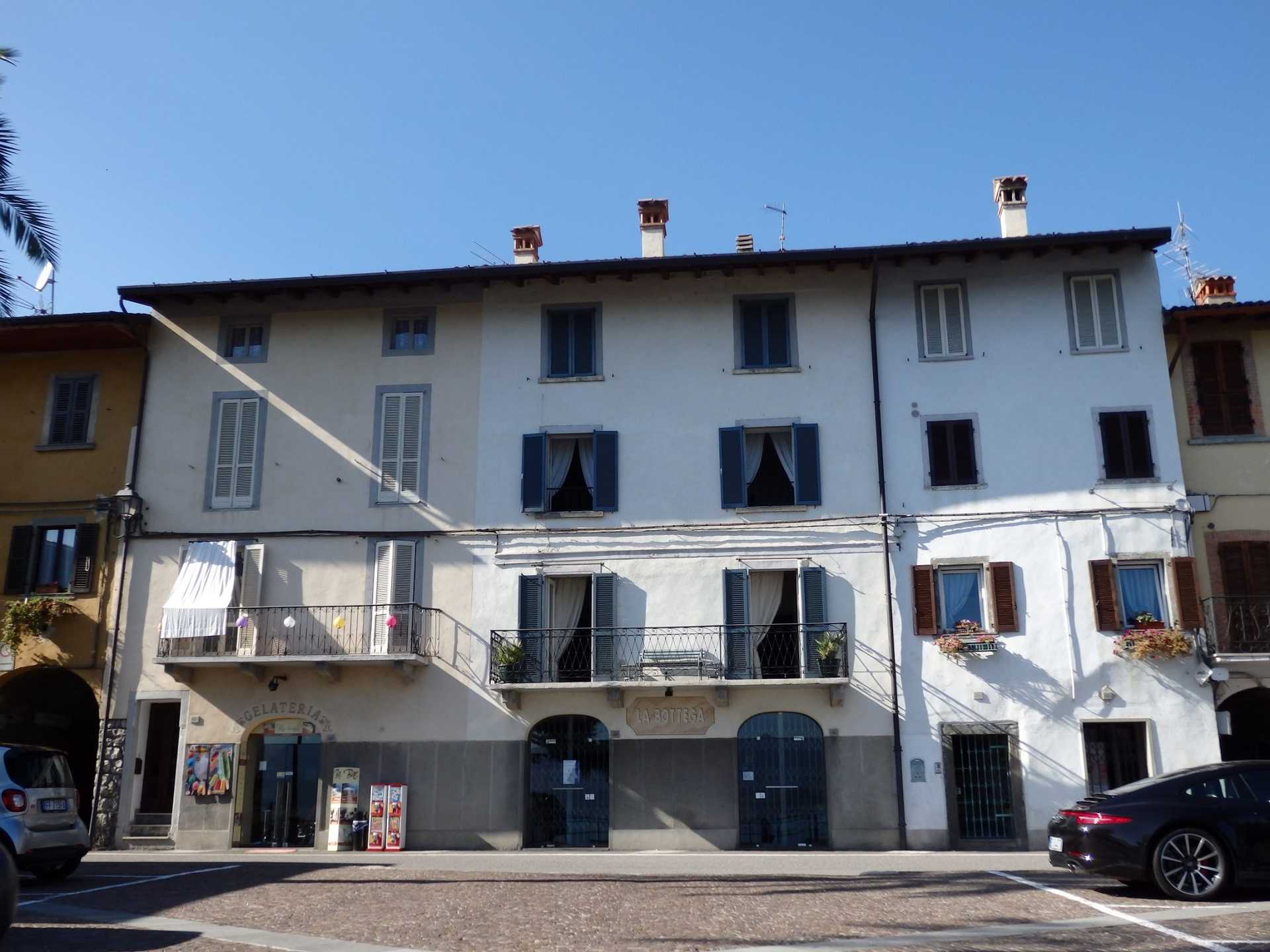 House in Esmate, Lombardy 10057169