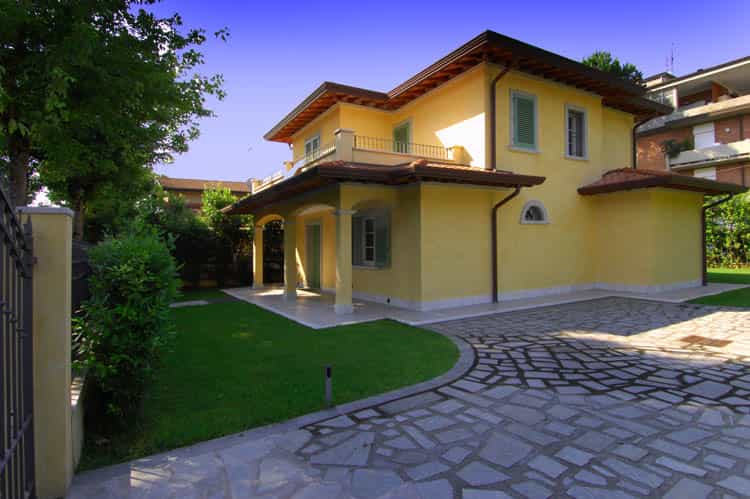 σπίτι σε Forte dei Marmi, Τοσκάνη 10057838