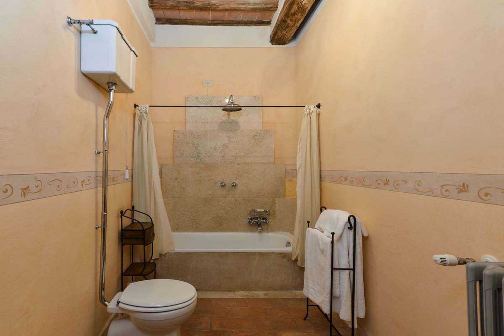 House in Montepulciano, Siena 10057841