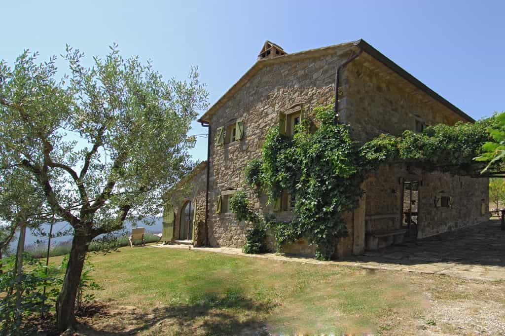 Hus i Passignano sul Trasimeno, Umbrien 10058079