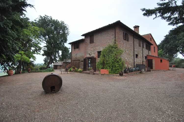 Dom w Pucciarelli, Umbrii 10058129