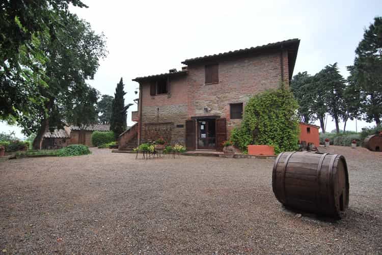房子 在 Castiglione Del Lago, Perugia 10058129