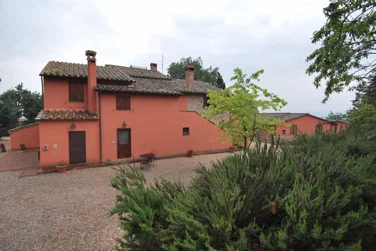 Dom w Pucciarelli, Umbrii 10058129