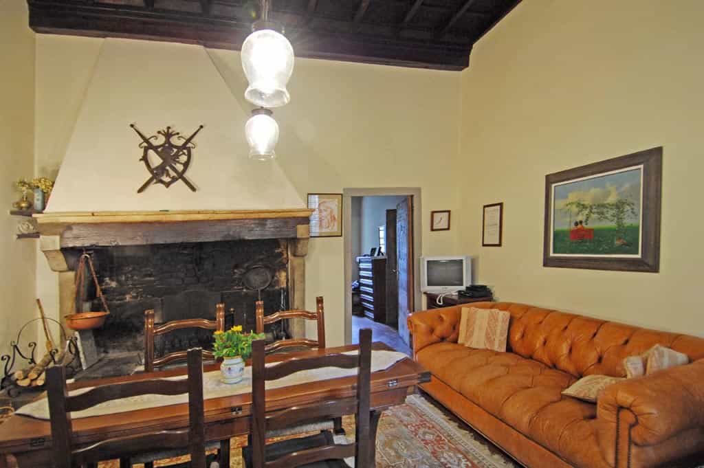 Hus i Arezzo, Arezzo 10058140