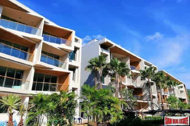 Condominium in Ban Nai Han, Phuket 10058236