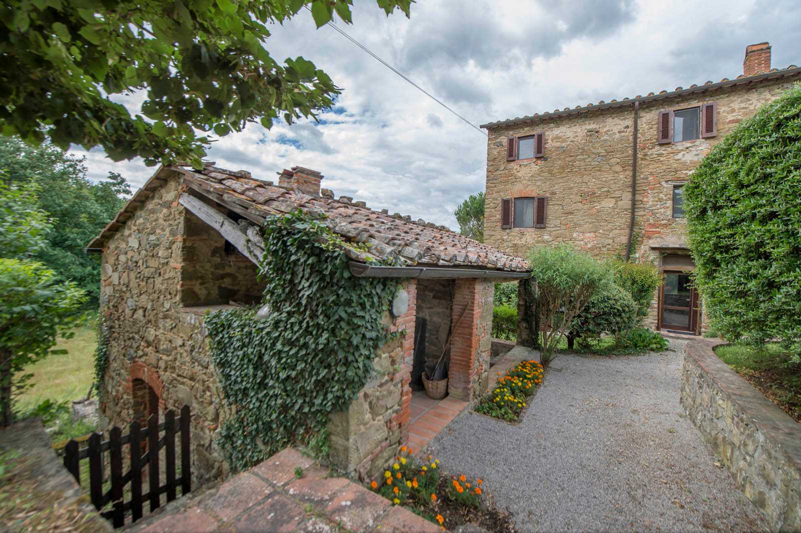 Будинок в Bucine, Arezzo 10058279