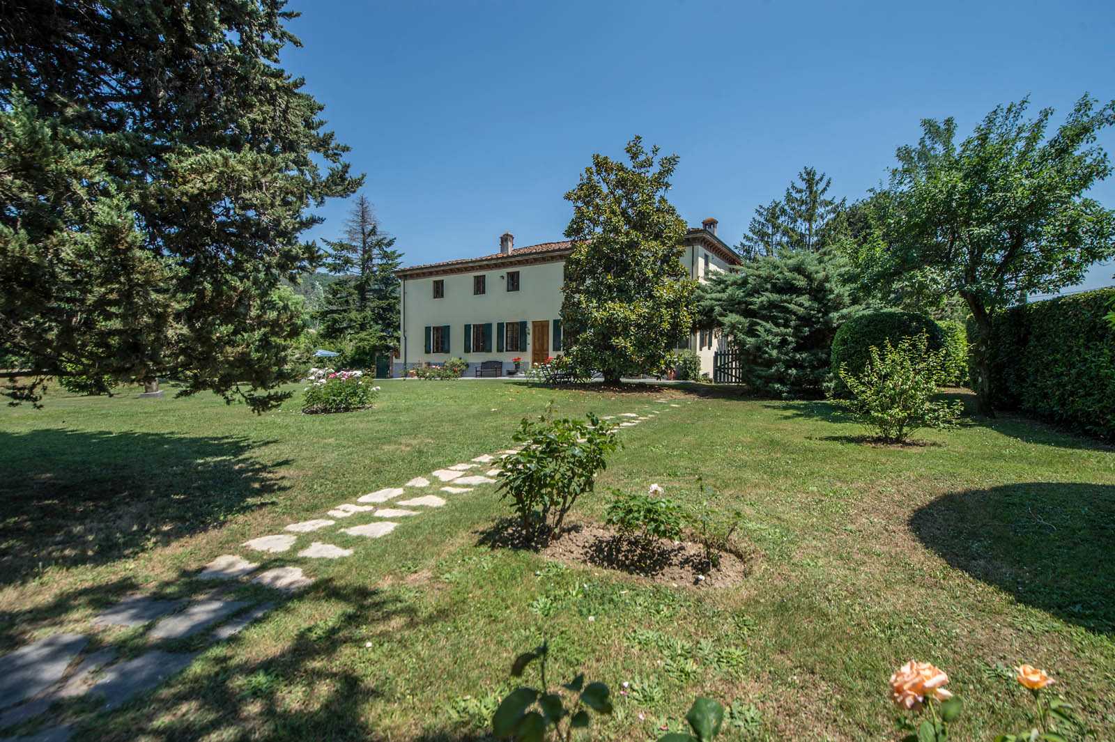 Rumah di Lucca, Toskana 10058383