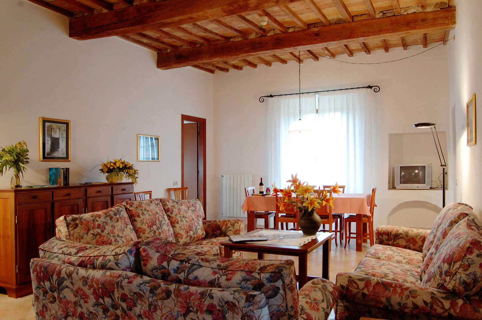 Talo sisään Volterra, Pisa 10058526