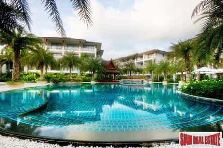Condominium in Ban Mak Prok, Phuket 10058619