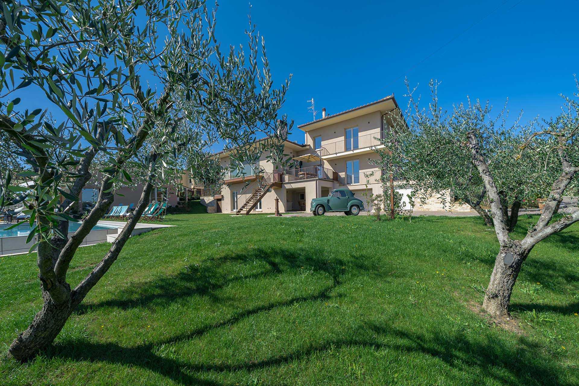 بيت في Cortona, Arezzo 10058702