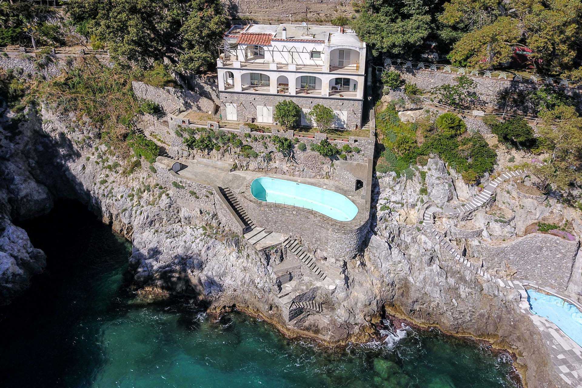 بيت في Amalfi, 1 Via Repubblica Marinae 10058819