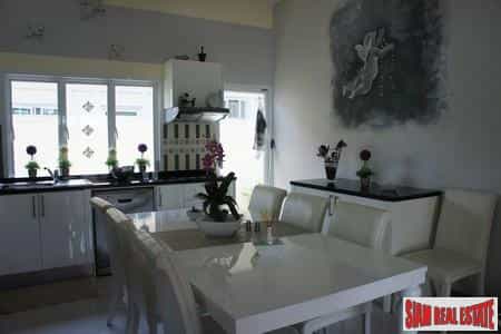 House in Chalong, Phuket 10058857