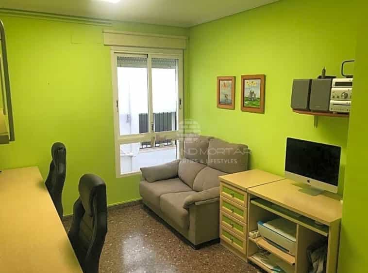Condominium in Sagunto, Valencia 10058960