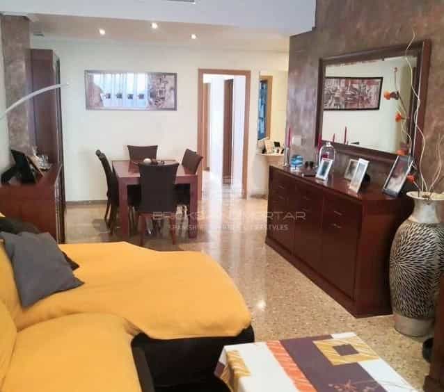 公寓 在 Montserrat, Valencia 10059150