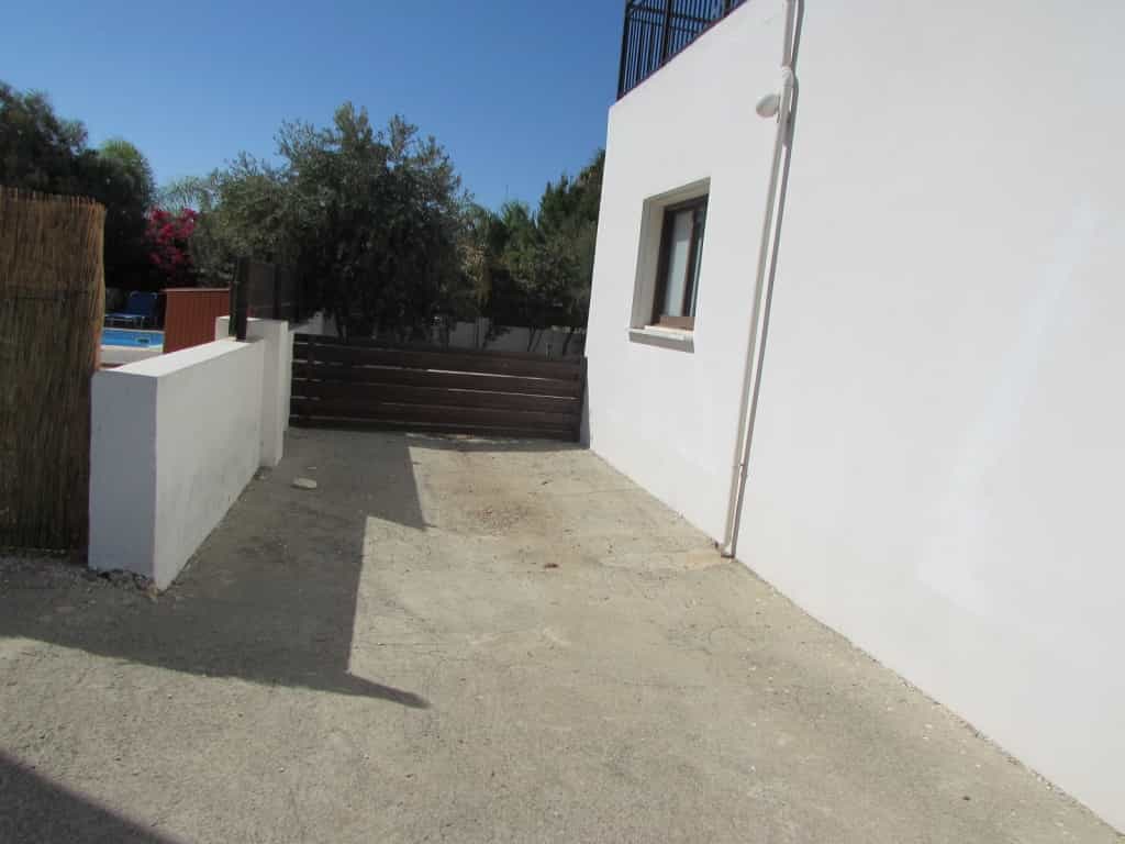 House in Agia Marinouda, Pafos 10059283