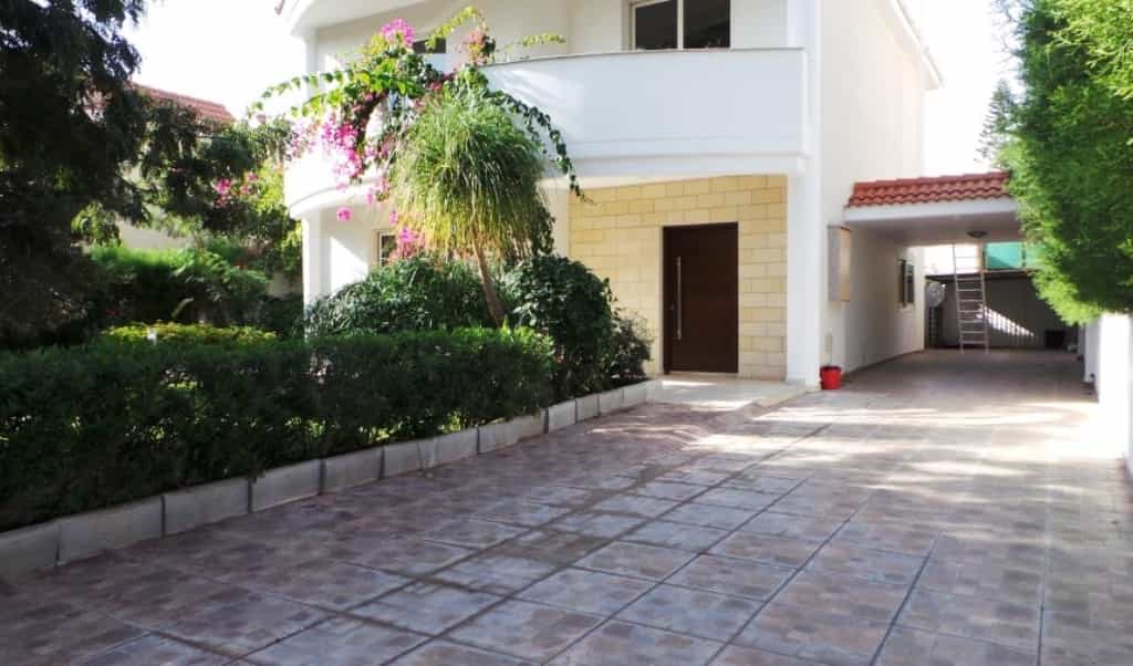 жилой дом в Agios Tychonas, Limassol 10059622