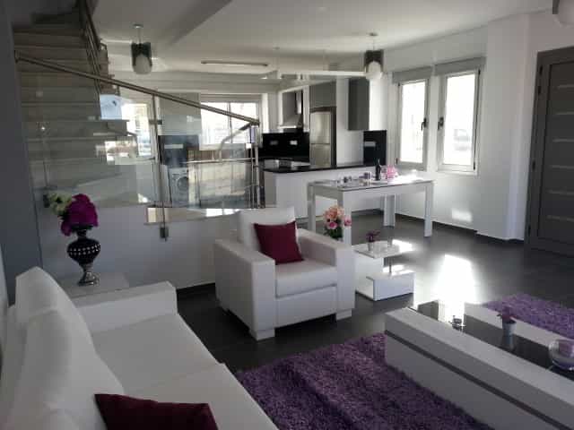 Talo sisään Emba, Limassol 10059864