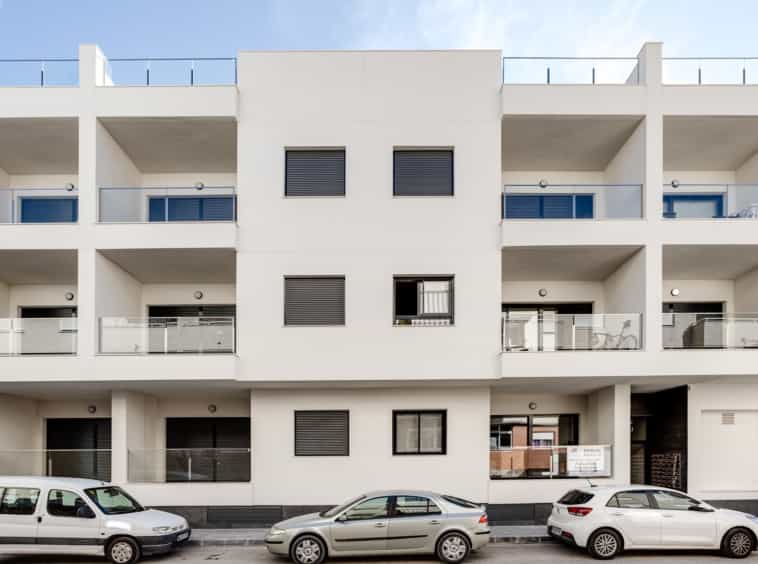 Condominium in Bigastro, Alicante 10060169