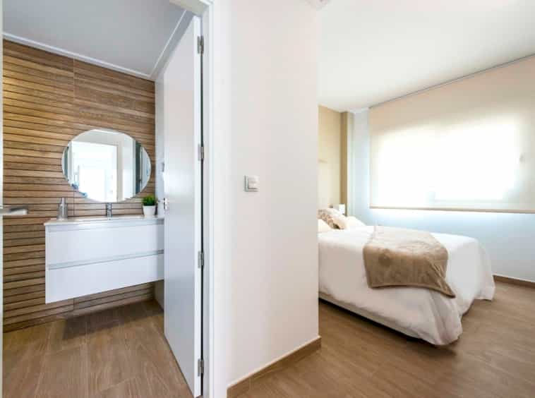 Condominium in Torrevieja, Alicante 10060184