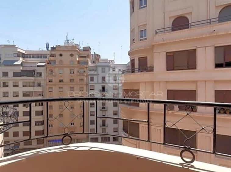 Condominium in Valencia, Valencia 10060588