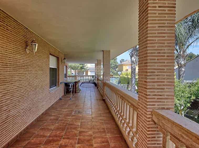 Huis in urb. Torre de porta coeli, Valencia 10061323