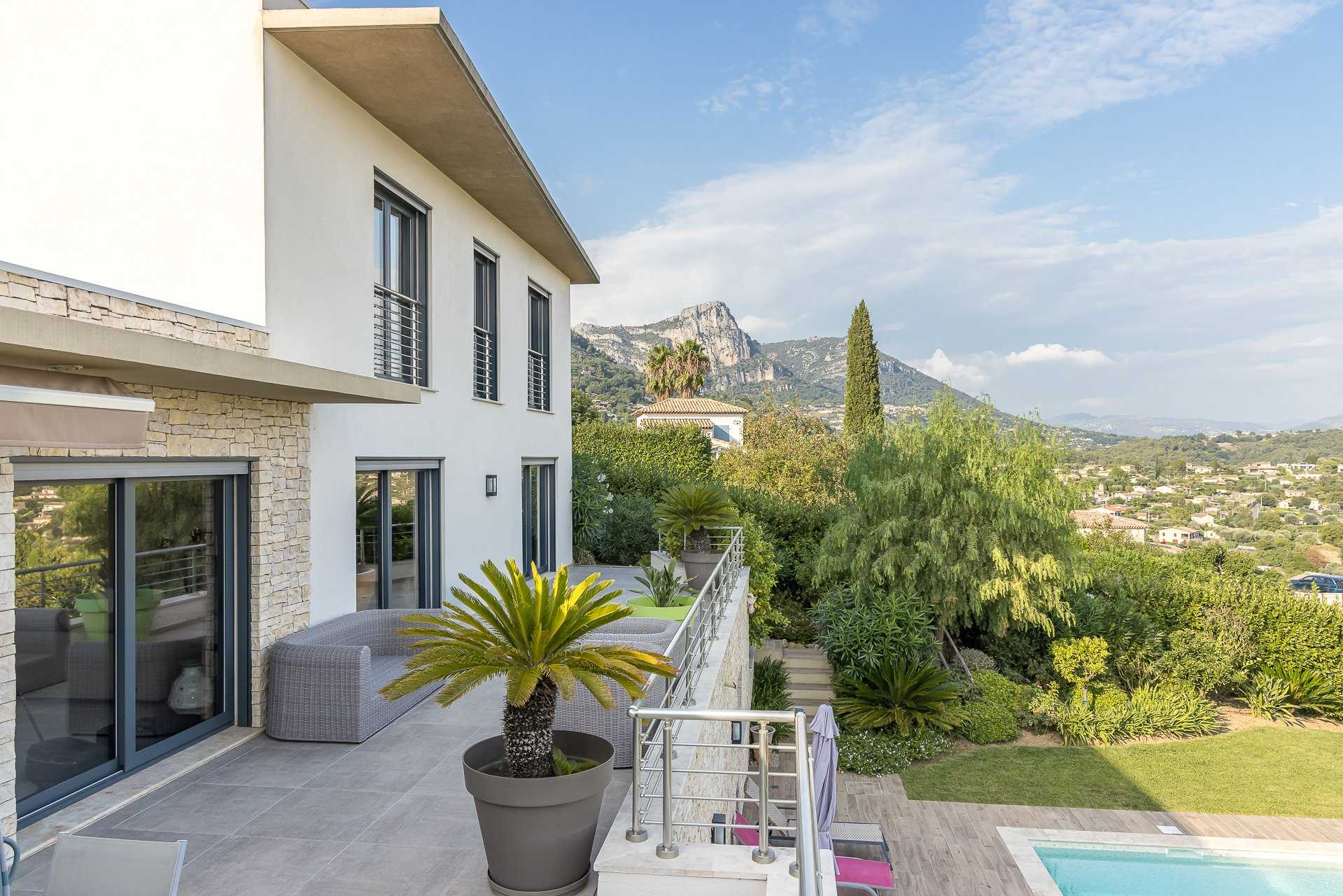 Talo sisään Vence, Provence-Alpes-Cote d'Azur 10062016