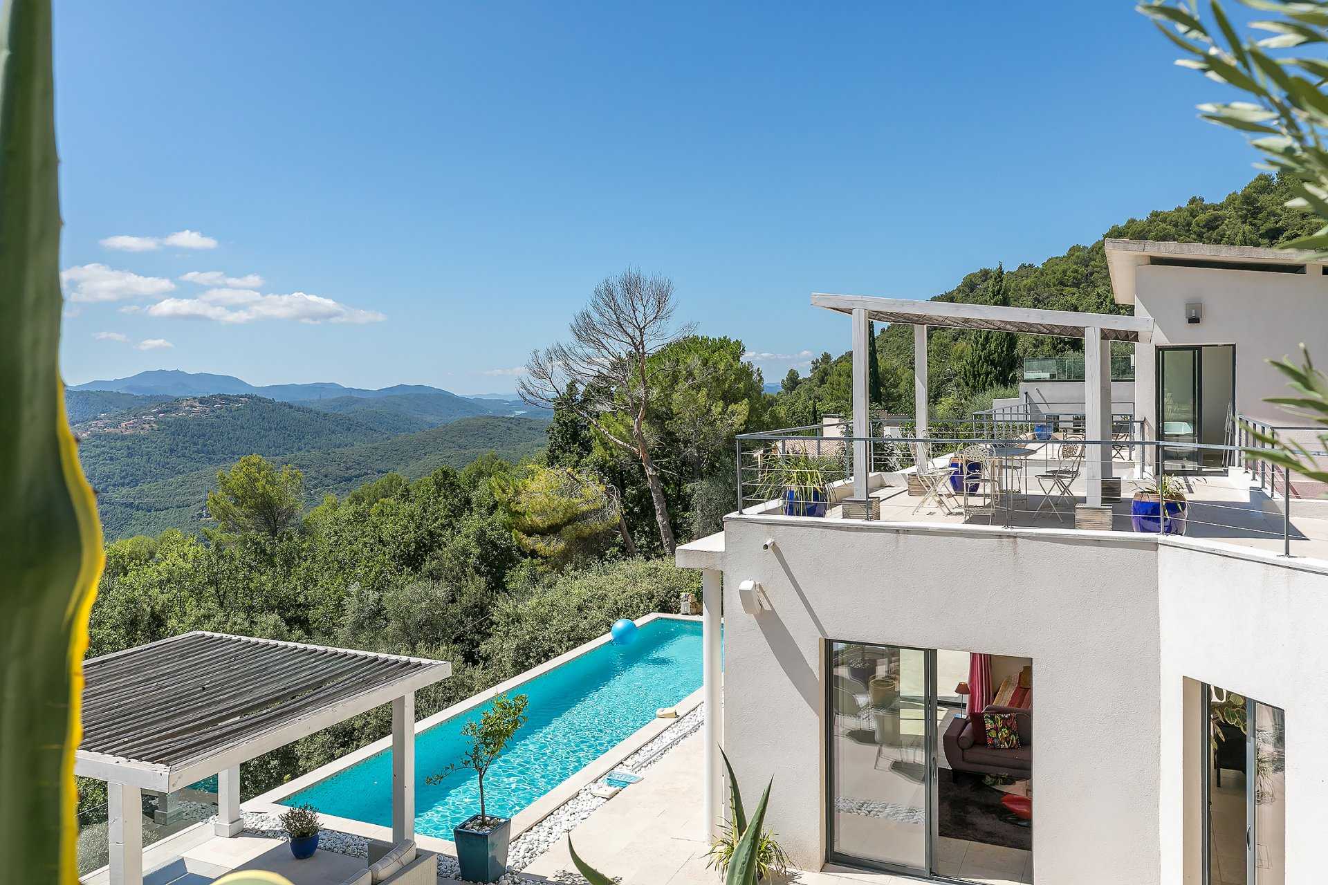 Hus i L'Istre, Provence-Alpes-Cote d'Azur 10062056