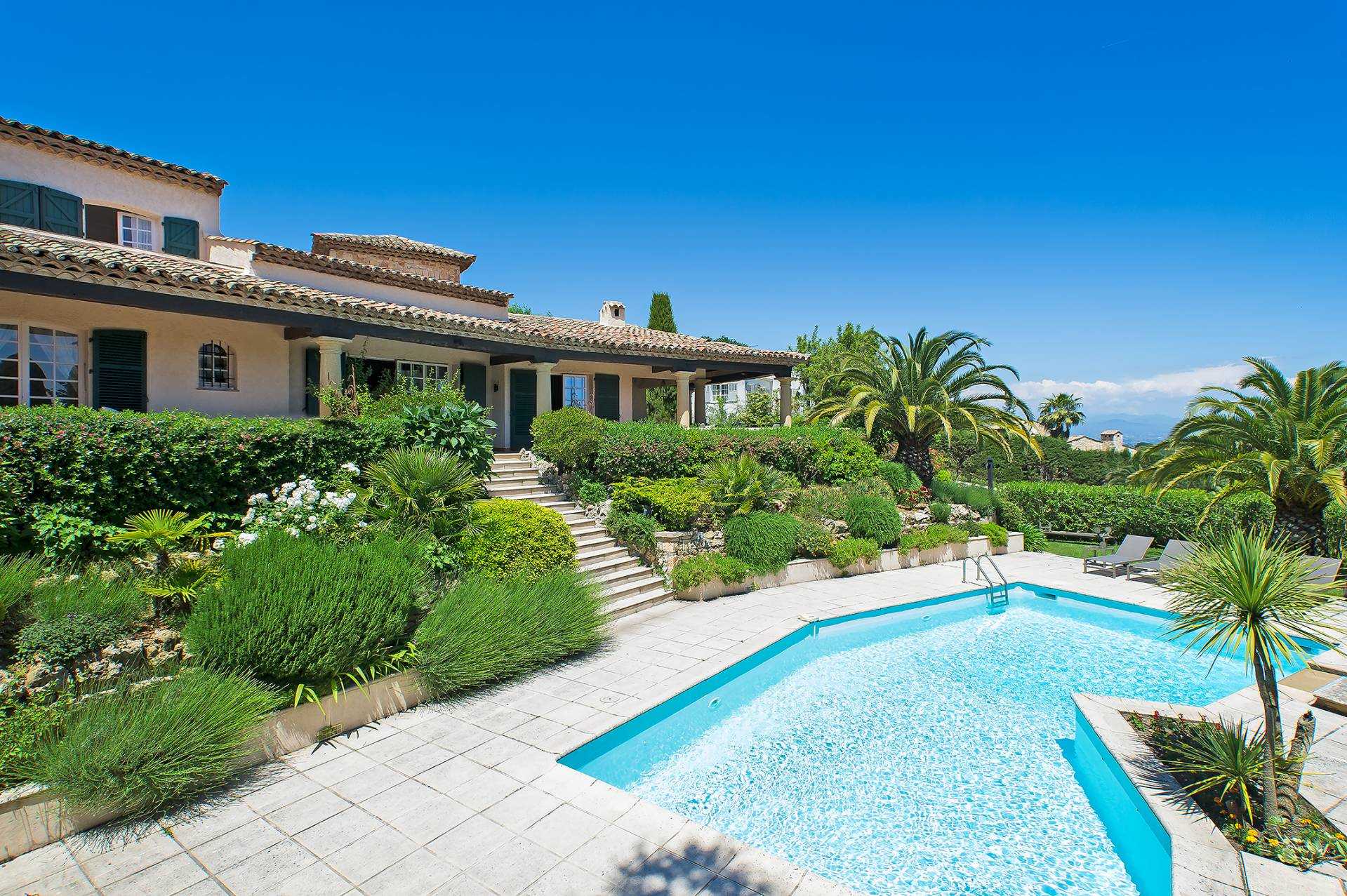 House in Cannes, Provence-Alpes-Cote d'Azur 10062221