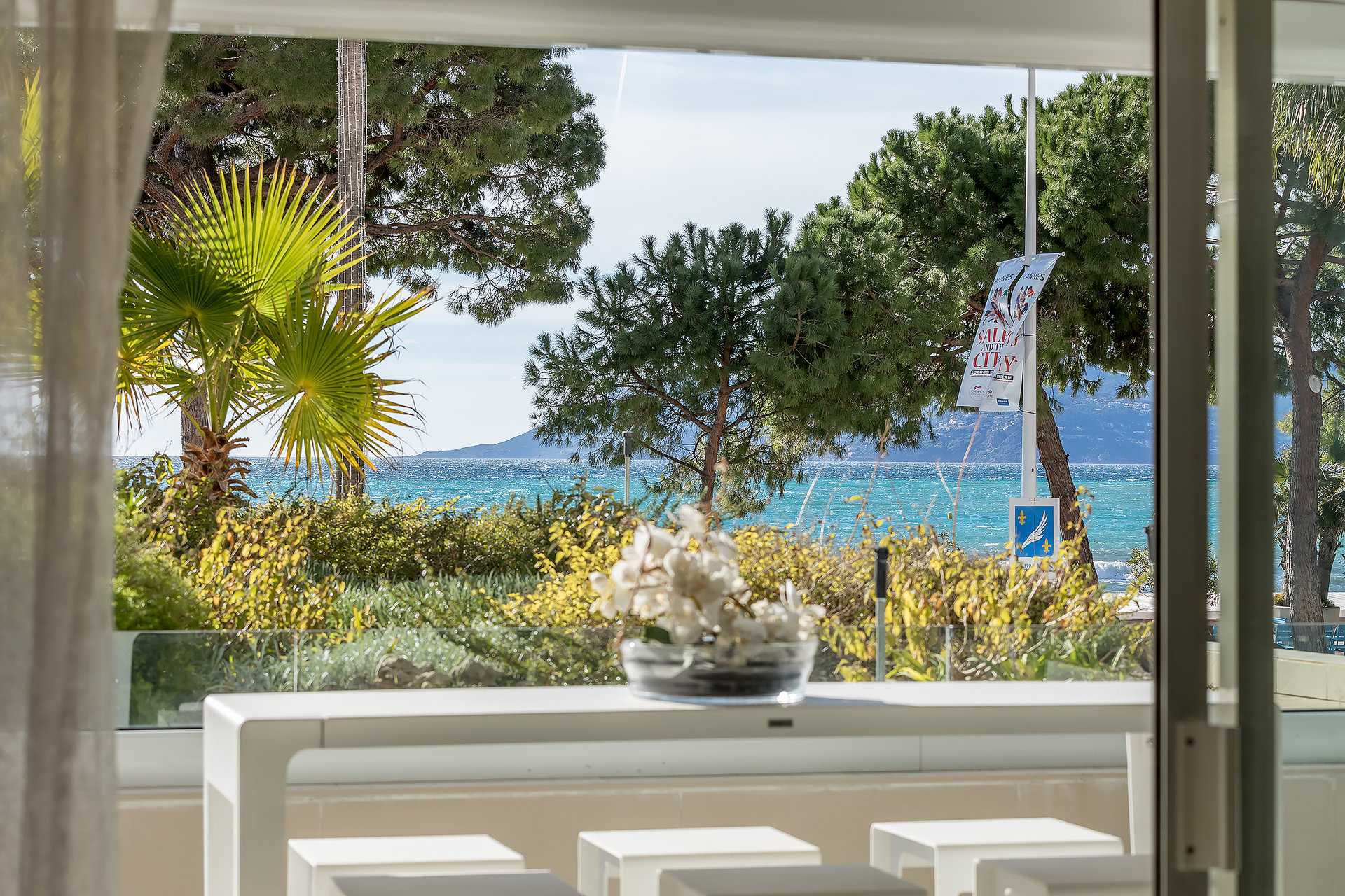 Condominium in Cannes, Provence-Alpes-Cote d'Azur 10062311