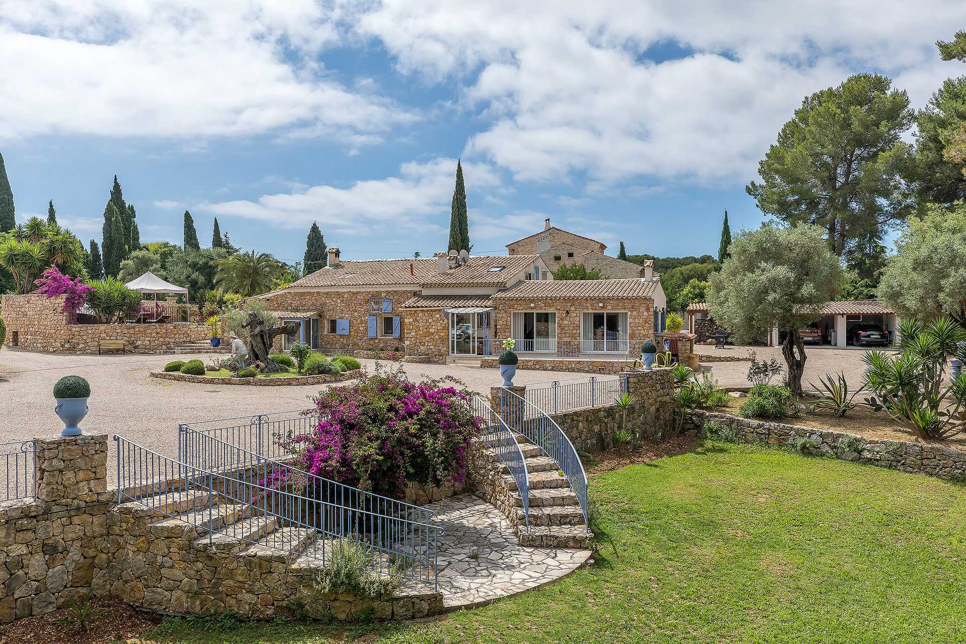 Talo sisään Antibes, Provence-Alpes-Cote d'Azur 10062327