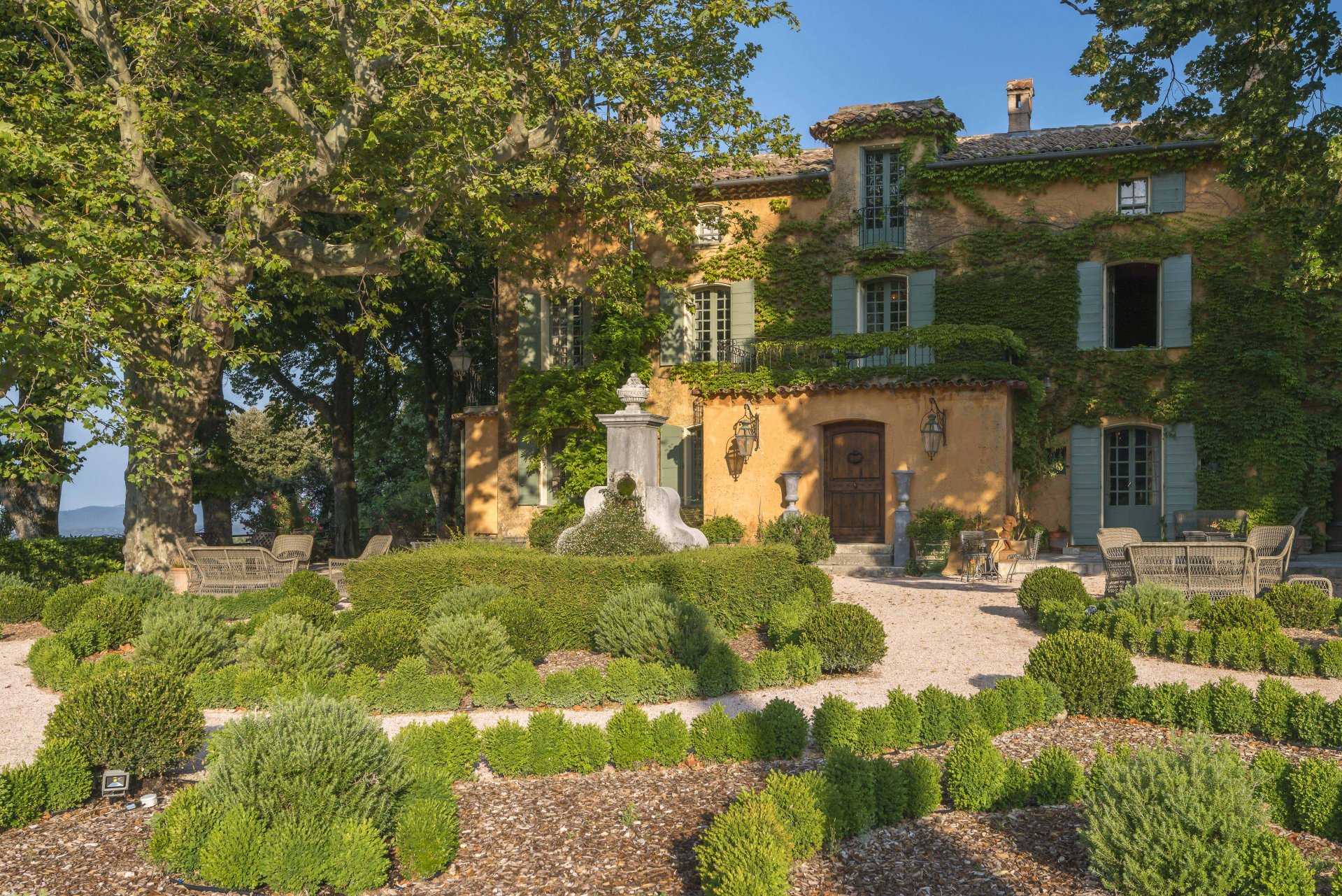 Haus im Lorgues, Provence-Alpes-Cote d'Azur 10062335