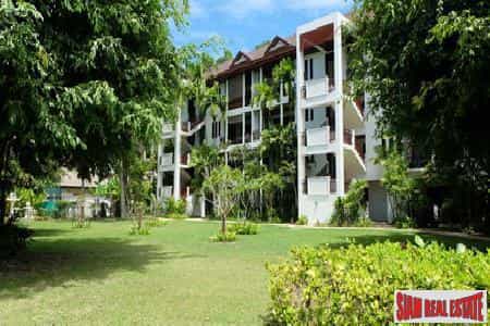 Condominium in Ban Nai Han, Phuket 10062421
