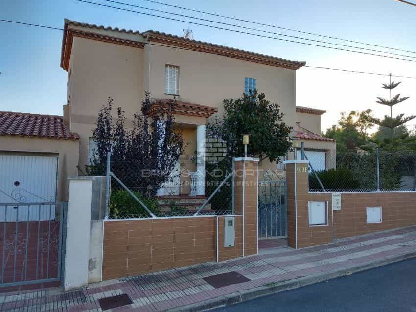 Dom w La Ametla de Mar, Katalonia 10062536