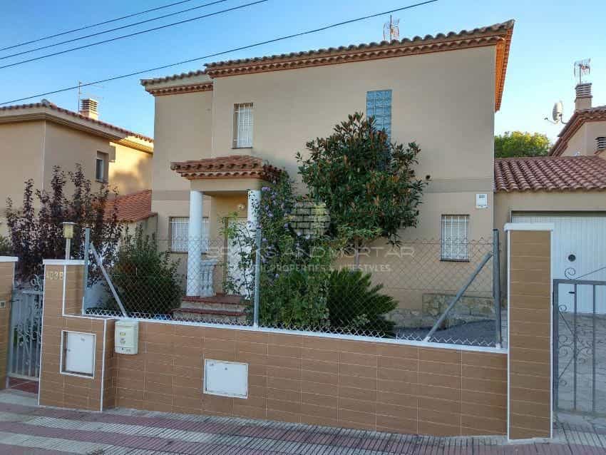 casa no La Ametlla de Mar, Catalunha 10062536