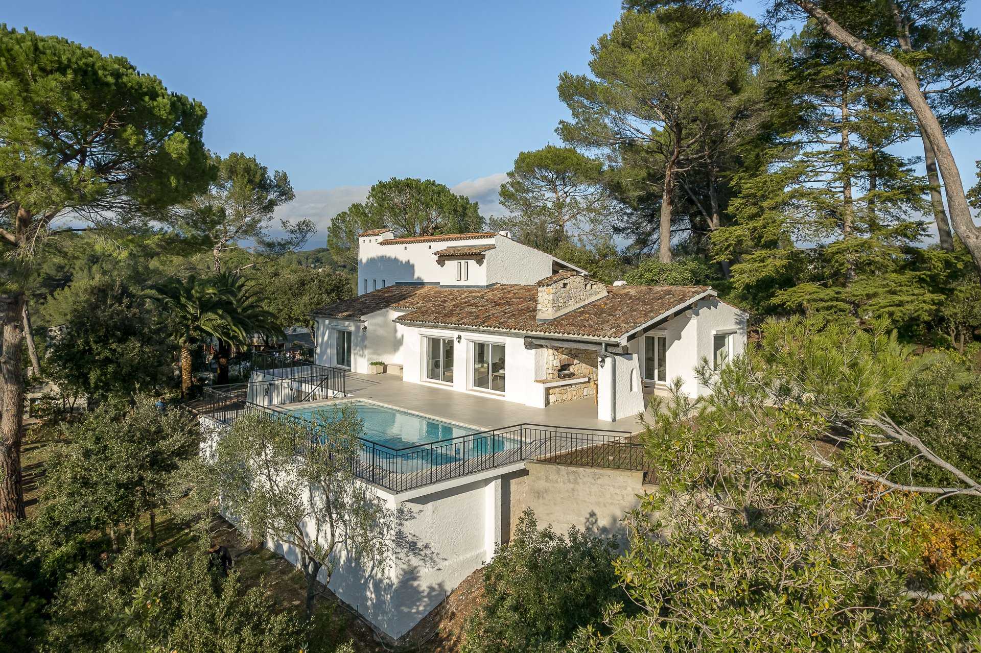 Rumah di biota, Provence-Alpes-Cote d'Azur 10062579