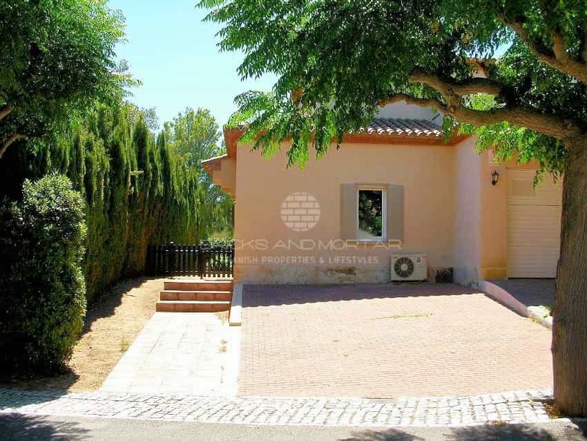 Hus i Montroig, Catalonia 10062590