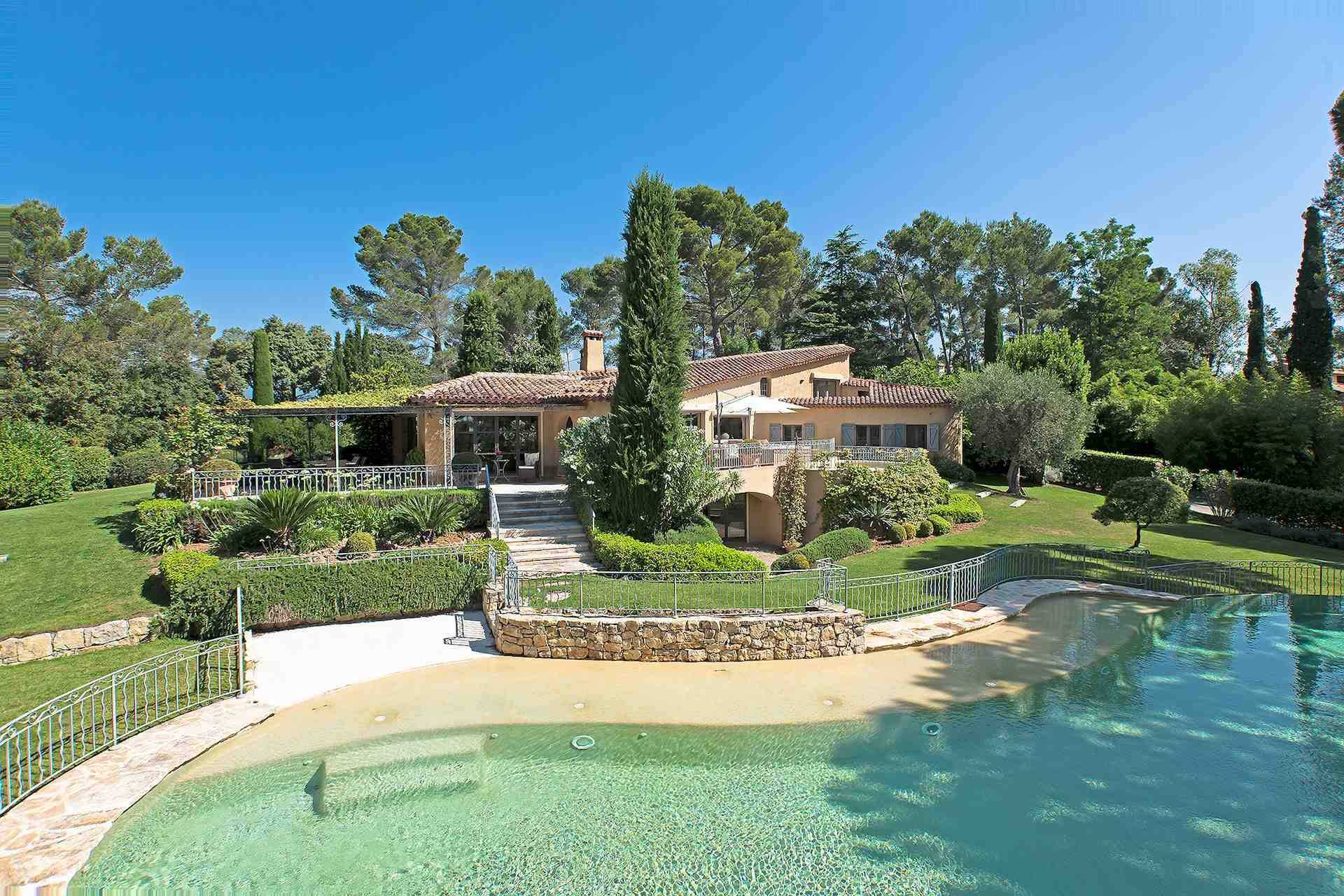 房子 在 Plascassier, Provence-Alpes-Cote d'Azur 10062635