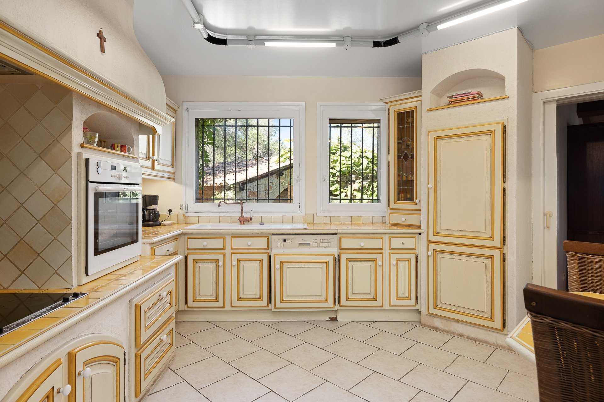 Huis in Mougins, Provence-Alpes-Côte d'Azur 10062680