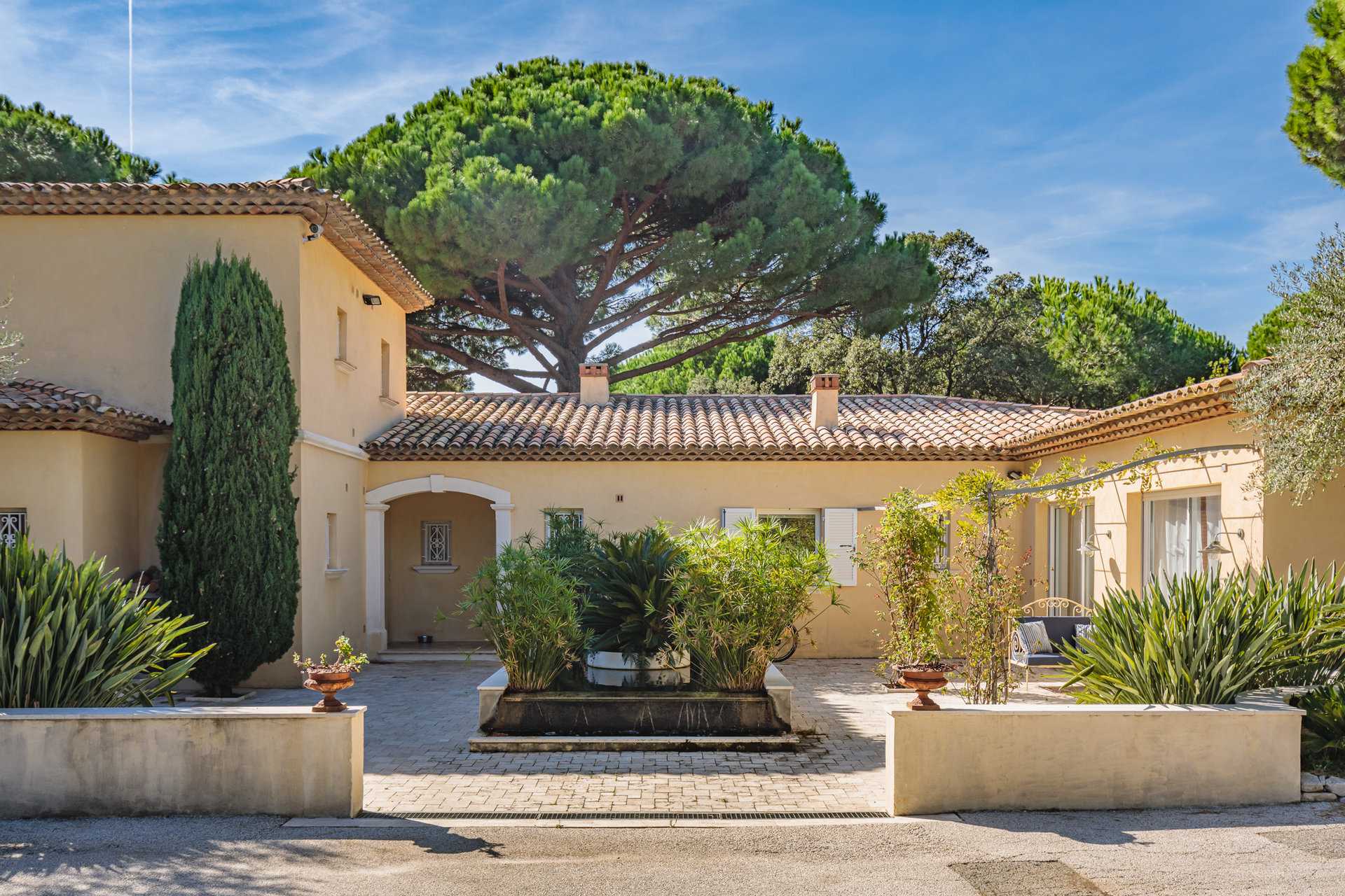 Hus i Ramatuelle, Provence-Alpes-Cote d'Azur 10062755